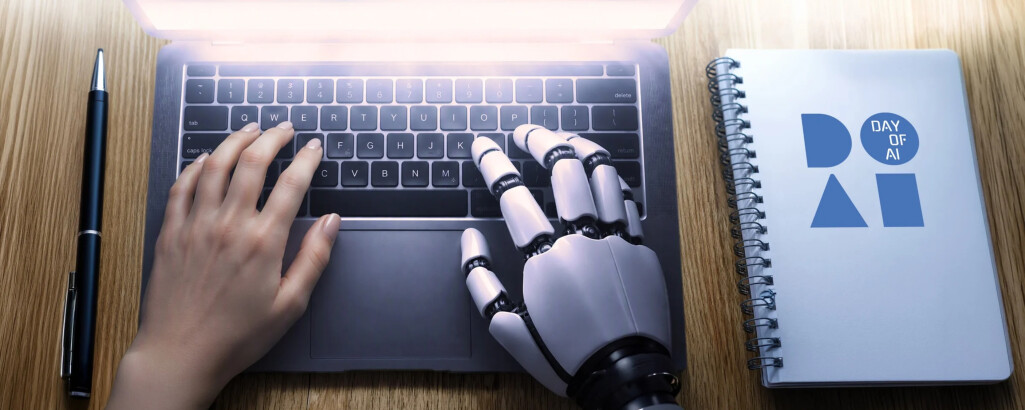 Desktop  3840 x 1536  AI Literacy Image