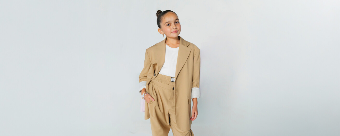 Desktop  3840 x 1536  Taylen Biggs